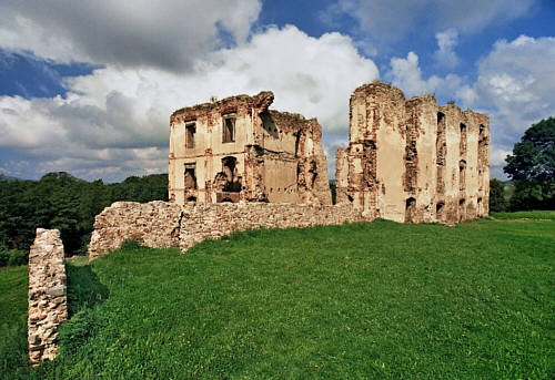 Zamek biskupów krakowskich z XIV wieku