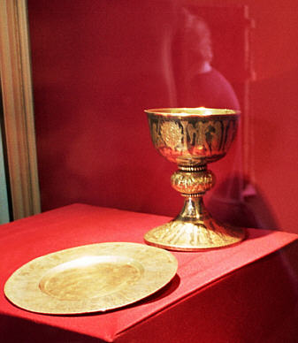 Eksponaty ze skarbca królewskiego w Muzeum Archdiecezji