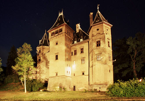 Zamek  gołuchowski nocą