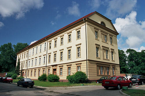 Budynek Sądu Rejonowego z 1820 r., wzniesiony częściowo z murów średniowiecznego zamku książęcego