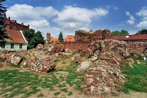 Ruiny krzyżackiego zamku z XIII w.