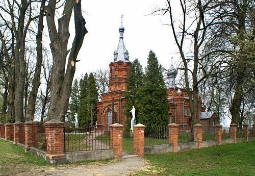 Dawna cerkiew unicka, obecnie kościół  p.w. św. Rocha z pocz. XX w. 