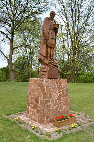 Pomnik ku czci żołnierzy WP walczących z Niemcami i Sowietami