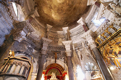 Jest to najstarsza katedra świata