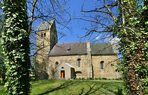 Stary Zamek - Kościół z XIII wieku