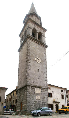 Stara dzwonnica kościoła Najświętszej Marii Panny   odbudowana w XIX wieku z dzwonem z datą 1541