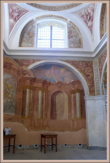 Bazylika pw. Nawiedzenia NM Panny z XVII wieku - wybrane fotki wnętrz, ponieważ cała świątynia jest w remoncie