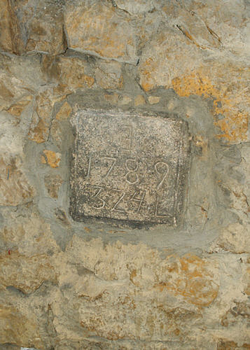 XVIII-wieczne znaki na ścianie