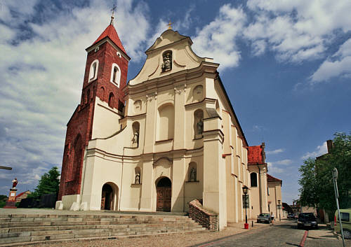 Kościół i klasztor oo. Franciszkanów z XIII wieku