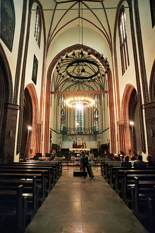 Wnętrze katedry koszalińskiej