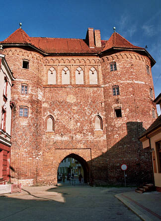Brama miejska z XIV wieku zwana Wysoką Bramą