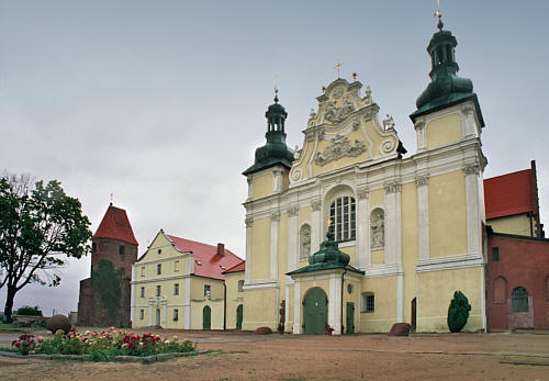 Strzelno - Kościół  i rotunda