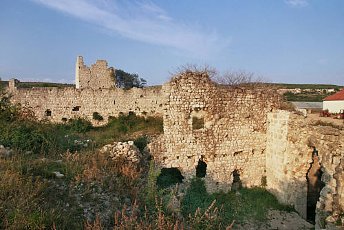 Ruiny zamku we Vranie