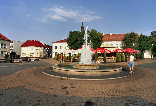 Rynek z fontanną w Wieluniu