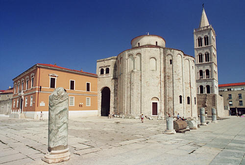 Tu widać oba kościoły i pozostałości forum rzymskiego