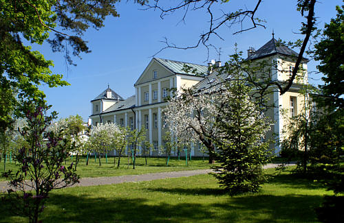 Elewacja ogrodowa pałacu w Łące z dwiema wieżami