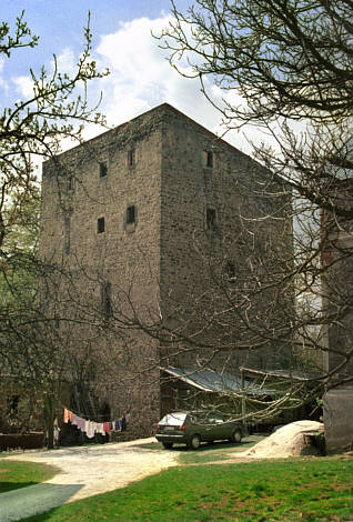 Stara Łomnica - Średniowieczna wieża rycerska