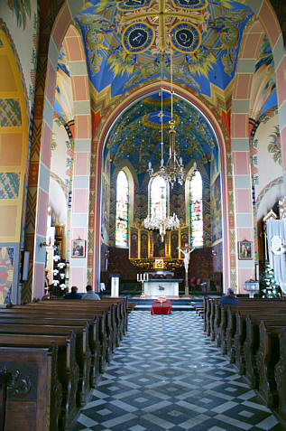 Wnętrze kościoła w Słocinie