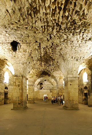 Największa sala w podziemiach Splitu