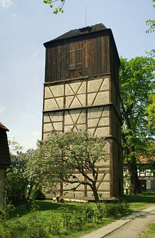 Wieża dzwonnica przy Kościele Pokoju