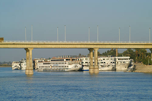 Most na Nilu  koło Luksoru