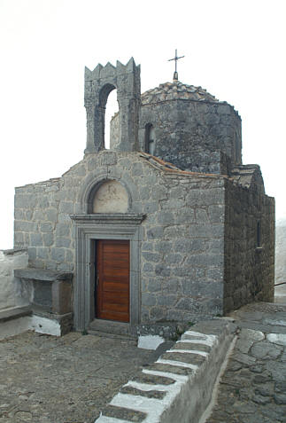 Cerkiew przed wejściem do klasztoru