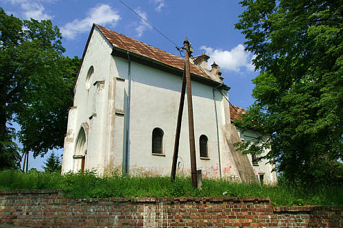 Jeszcze w XIX w. cerkiew posiadała wieżę i dzwonnicę