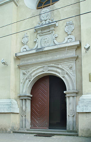 Portal wejściowy do kościoła