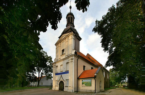 Późnoromański kościół z I poł. XIII wieku, przebudowany gruntownie na przełomie XV i XVI w.