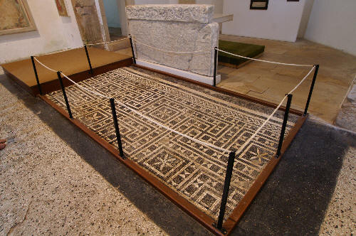 Kolejna rzymska mozaika prezentowana w kościele