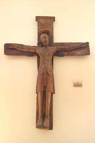 Wielki krzyż z XIII wieku w muzeum pałacowym