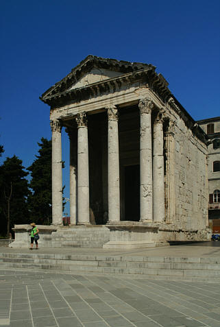 Rzymska Świątynia Augusta