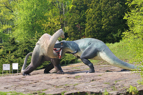 Pierwszy w kraju park dinozaurów (część zoo)