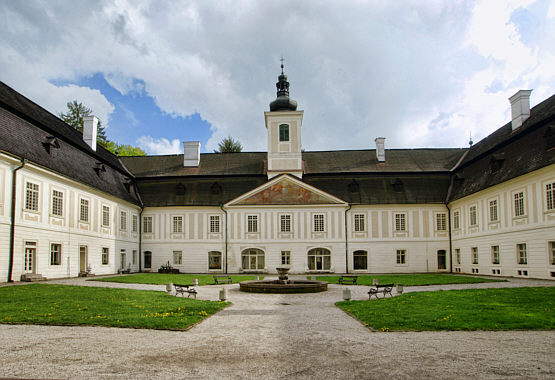 Dziedziniec pałacu Svaty Anton